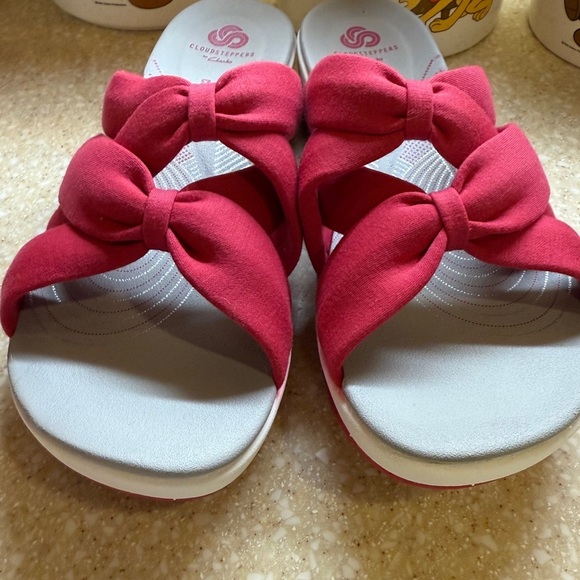 Cloud Steppers by Clarks Pink Bow Women's Sandals Comfortable Shoes Sz 9 Slip on - Picture 7 of 14